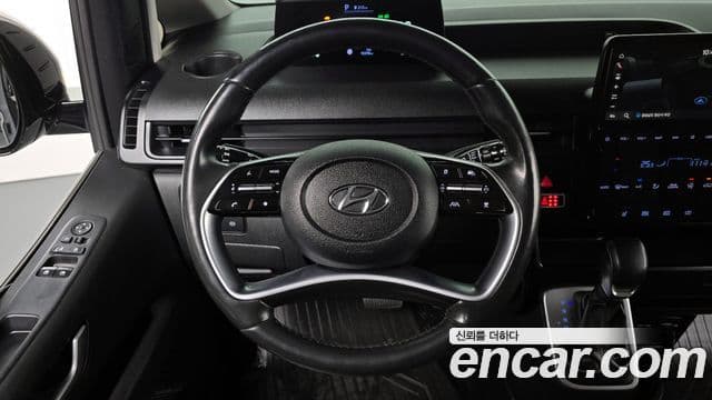 Hyundai Staria 2023 — ფოტო 14/20