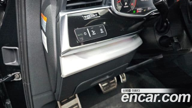 Audi Q7 2022 — ფოტო 19/20