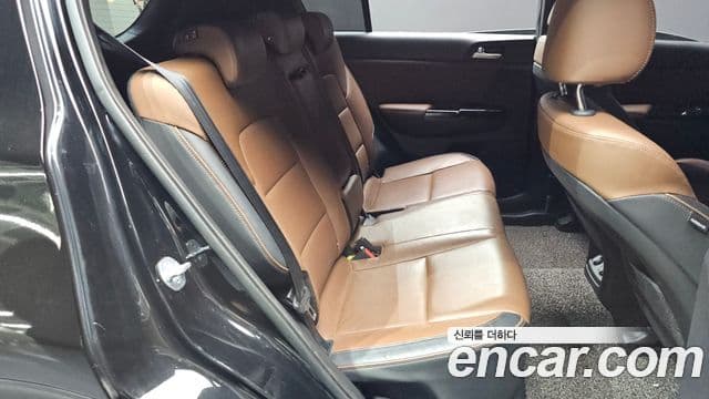 Kia Sportage The Bold 2020 — ფოტო 13/20