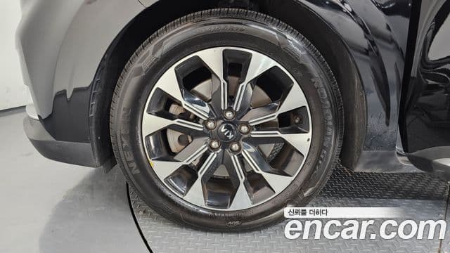 Kia Carnival 2021 — ფოტო 5/20