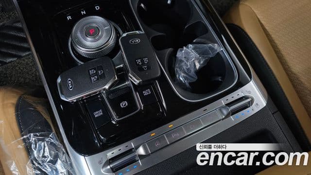 Kia Carnival 2021 — фото 9 из 20