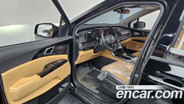 Kia Carnival 2021 — ფოტო 10/20