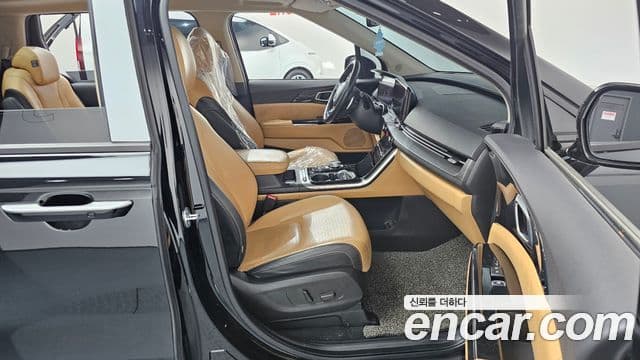 Kia Carnival 2021 — ფოტო 11/20