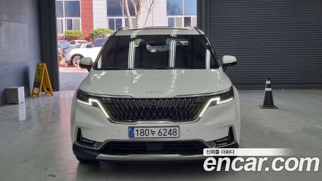Kia Carnival 2023 — Фото 2/18