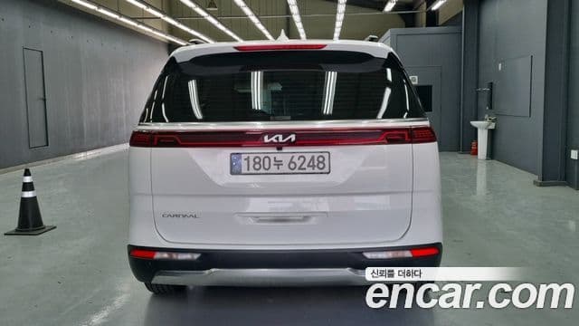 Kia Carnival 2023 — Фото 3/18