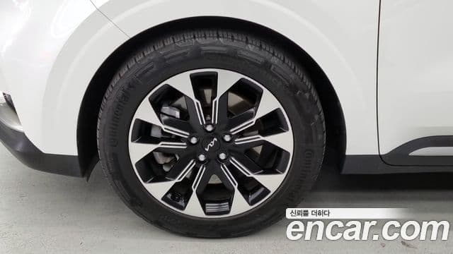 Kia Carnival 2023 — Фото 4/18