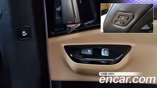 Kia Carnival 2023 — Фото 17/18
