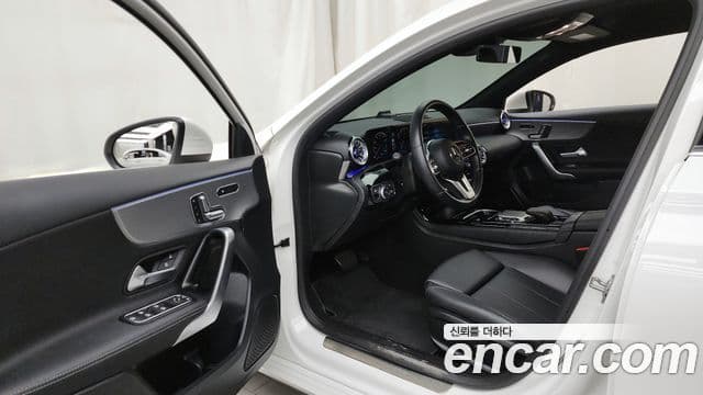 Mercedes-Benz A-Class 2023 — ფოტო 10/20