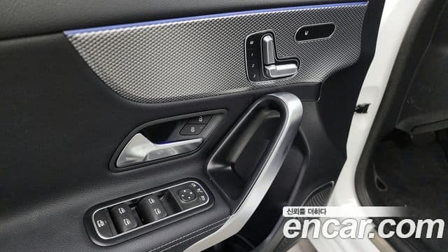 Mercedes-Benz A-Class 2023 — ფოტო 18/20