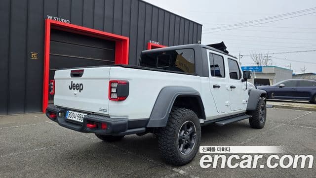 Jeep Gladiator 2021 — ფოტო 2/20
