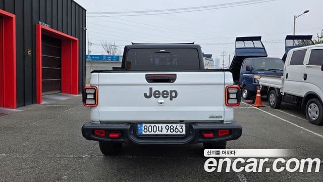Jeep Gladiator 2021 — ფოტო 4/20