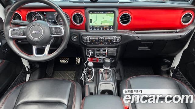 Jeep Gladiator 2021 — ფოტო 7/20