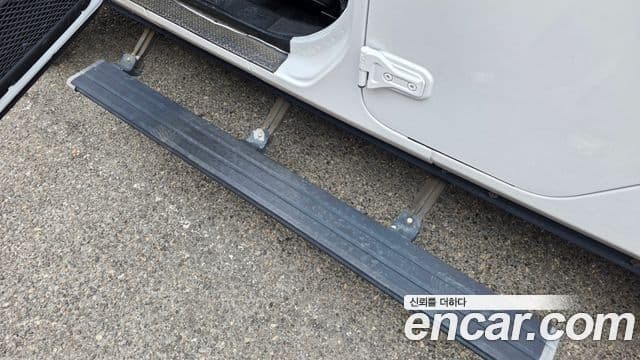 Jeep Gladiator 2021 — ფოტო 19/20