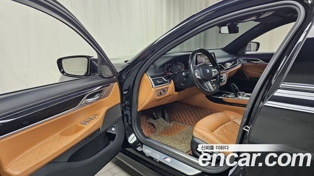 BMW 7 Series 2020 — Photo 8/19