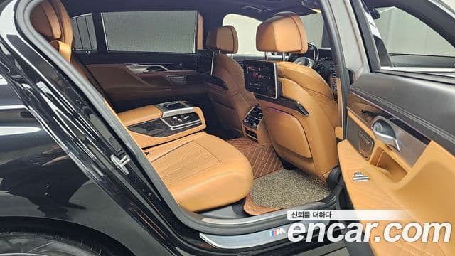 BMW 7 Series 2020 — Photo 13/19