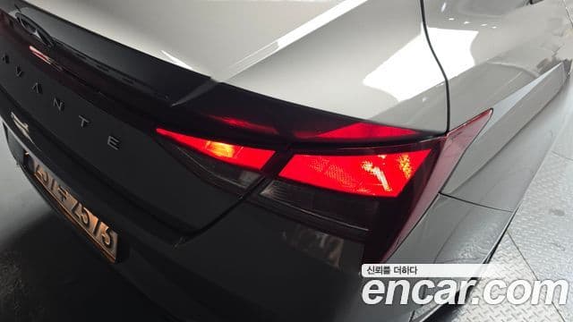 Hyundai The New Avante Hybrid 2020 — ფოტო 13/30