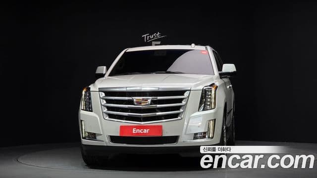 Cadillac Escalade 2018 — Фото 3/20