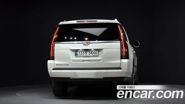 Cadillac Escalade 2018 — Фото 4/20
