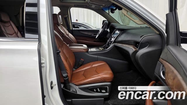 Cadillac Escalade 2018 — Фото 11/20