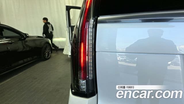 Cadillac Escalade 2018 — Photo 19/31