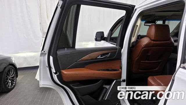Cadillac Escalade 2018 — Photo 3/31