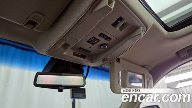 Cadillac Escalade 2018 — Photo 27/31