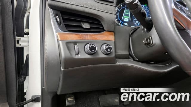 Cadillac Escalade 2018 — Photo 20/31