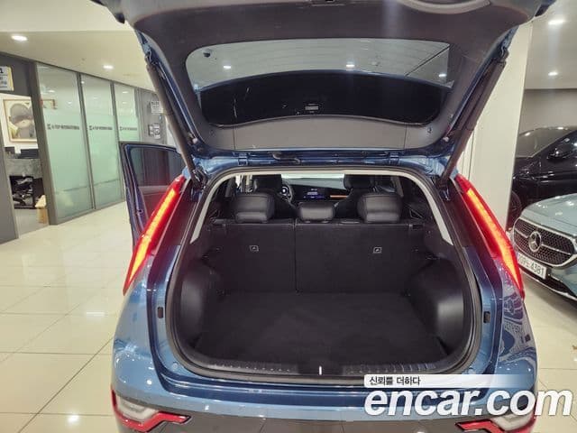 Kia Niro 2022 — Şəkil 19/20