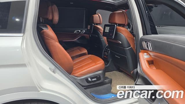 BMW X7 2022 — ფოტო 12/20