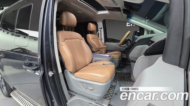 Hyundai Staria 2022 — Фото 10/20