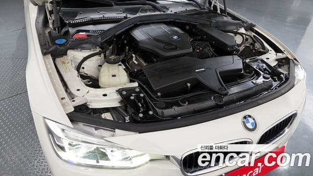 BMW 3 Series 2018 — Şəkil 6/20