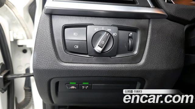BMW 3 Series 2018 — Şəkil 16/20