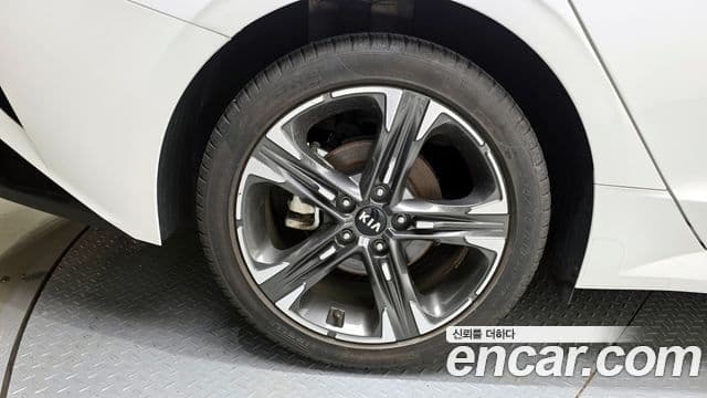 Kia K5 2020 — ფოტო 5/20
