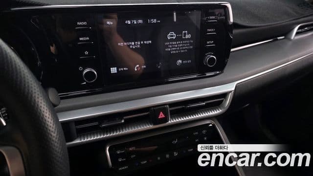 Kia K5 2020 — ფოტო 14/20