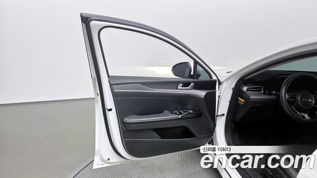 Kia K5 2020 — Şəkil 38/38