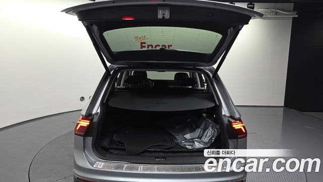 Volkswagen Tiguan Allspace 2022 — Photo 18/20
