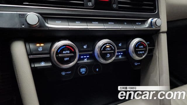 Genesis G70 2022 — Şəkil 19/20