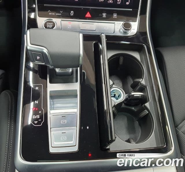 Audi Q7 2025 — ფოტო 8/19