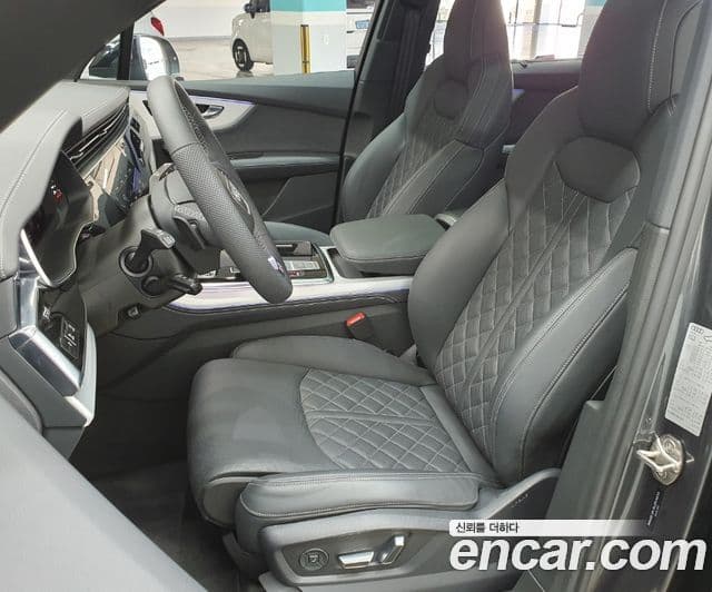 Audi Q7 2025 — ფოტო 9/19
