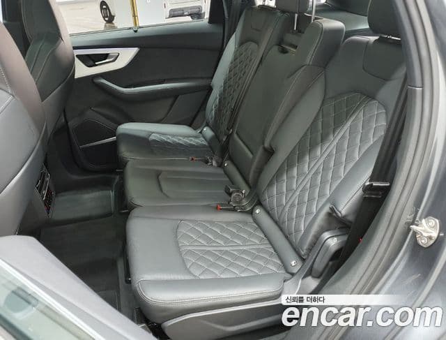 Audi Q7 2025 — ფოტო 11/19