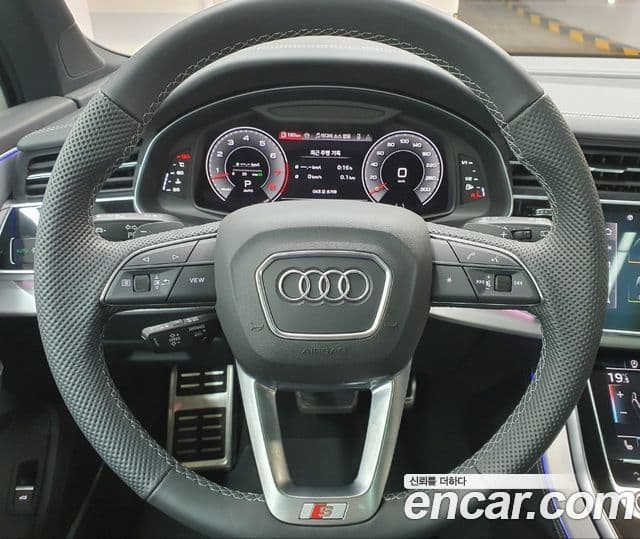 Audi Q7 2025 — ფოტო 15/19