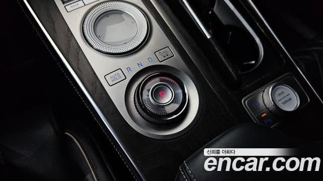 Genesis GV80 2021 — Photo 29/32