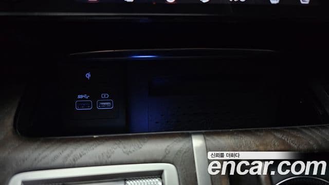 Genesis GV80 2021 — Photo 16/32