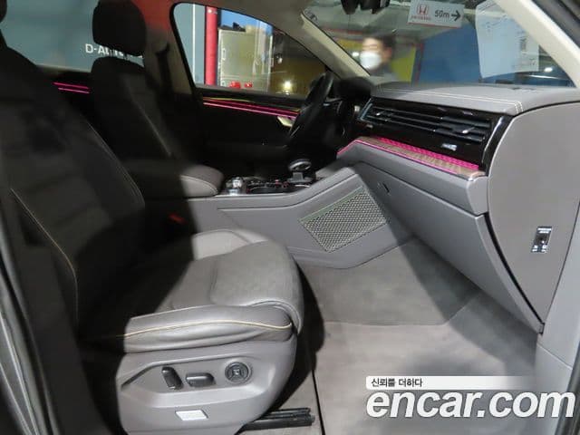 Volkswagen Touareg 2023 — Photo 10/20