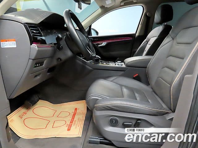 Volkswagen Touareg 2023 — Photo 14/20