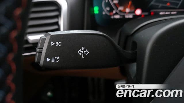 BMW 8 Series 2022 — Photo 21/31