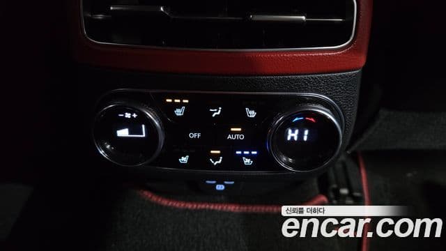 Genesis GV70 2021 — ფოტო 19/20