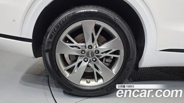 Genesis GV70 2021 — Photo 22/33
