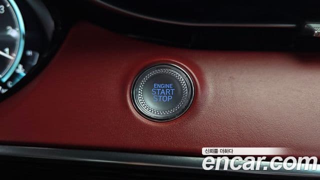 Genesis GV70 2021 — Photo 14/33