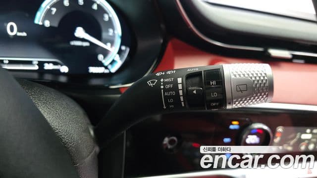 Genesis GV70 2021 — Photo 21/33